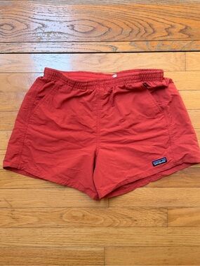 Patagonia Women’s Baggies 5 inch size medium